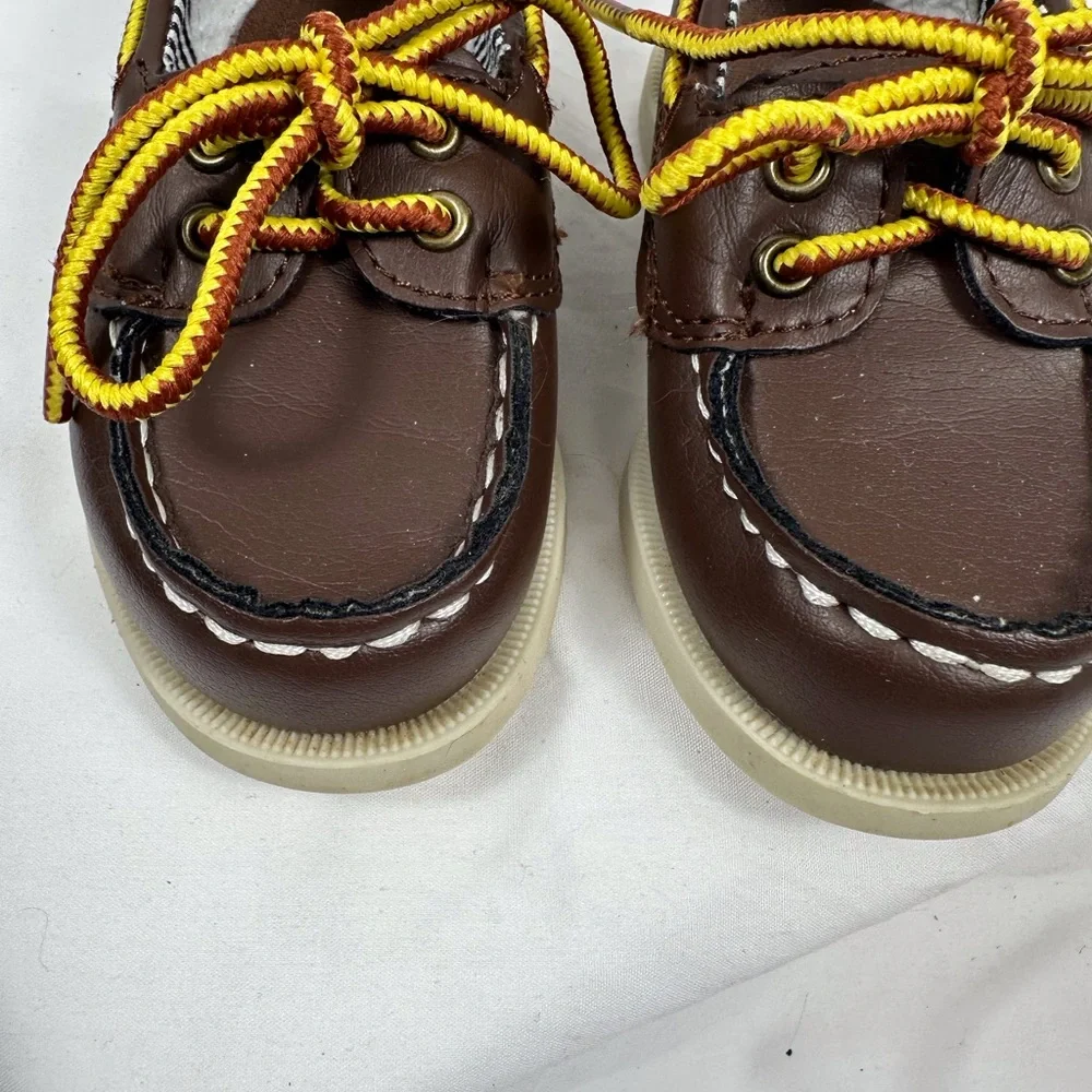 Oshkosh loafers size 5 children’s
